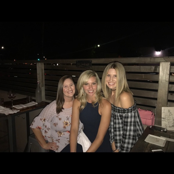 Meet your Posher, Monique - Picture 3 of 5